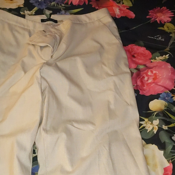 Tommy Hilfiger women's trousers - Picture 3 of 10
